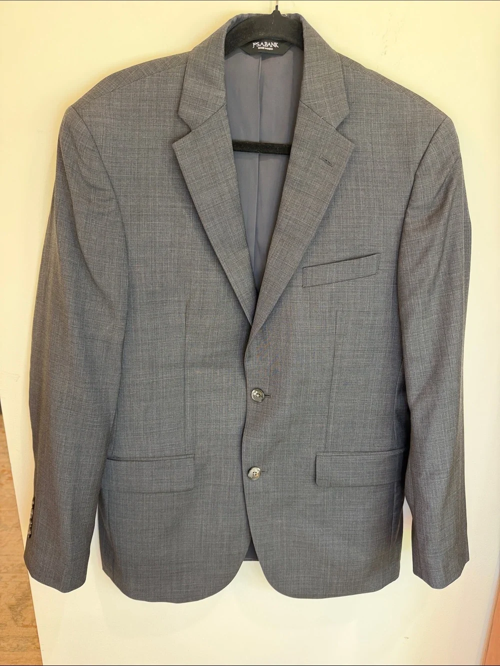 Jos. A. Bank Gray Men's Sport Coat w/Very Light Purple/Blue Grid Pattern, 39R